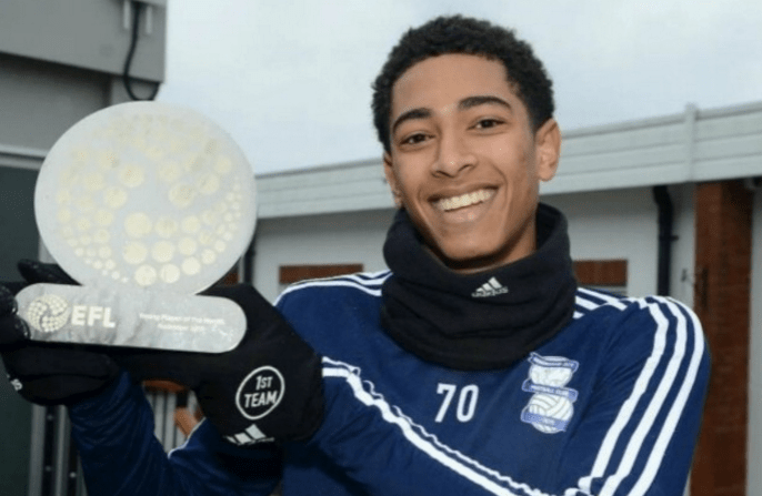 米体：米兰双雄均有意铃木彩艳，帕尔马要价2000万欧（米体：米兰双雄盯上铃木彩艳，帕尔马开价2000万欧）