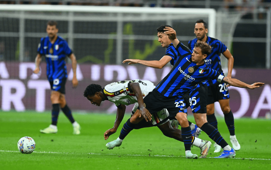 英超豪门又掉链子：3场不胜狂丢7分，争冠形势迅速恶化（英超劲旅再度失手：三轮不胜痛失7分，争冠前景告急）