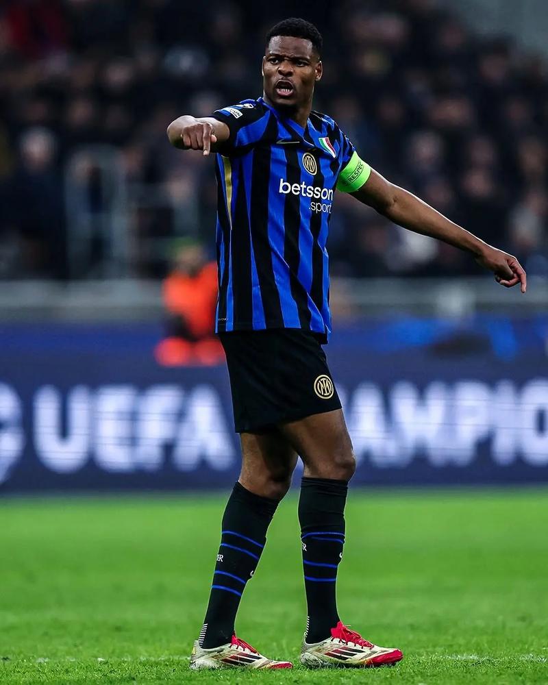 玄学？切尔西周六早场的英超已取8连胜，仅次于曼城的9连胜（玄学加成？切尔西英超周六早场豪取8连胜，紧追曼城9连胜）