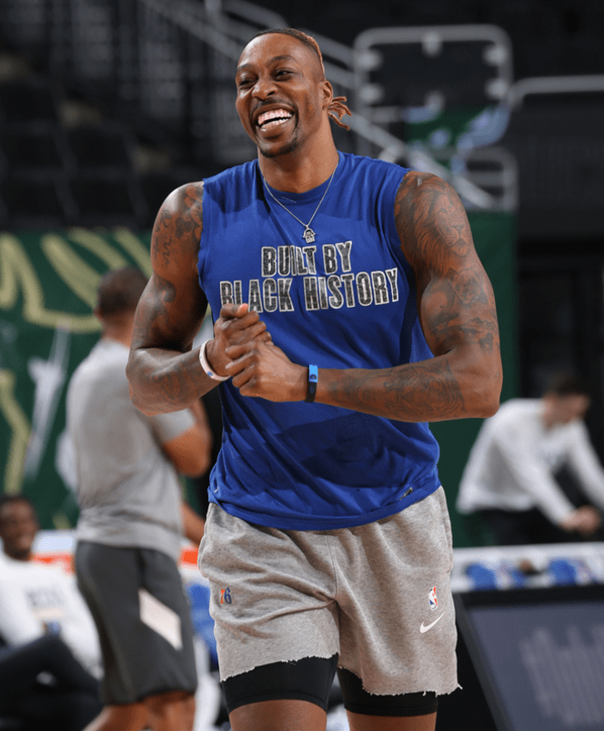 NBA球队战术解析：雄鹿防守策略调整,（NBA战术深度解读：雄鹿防守体系的调整）