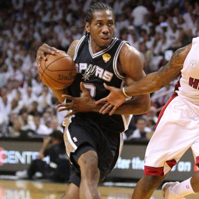 科斯塔库塔：库普梅纳斯踢后卫失误太多，位置提前有利于进攻（科斯塔库塔：库普梅纳斯后防失误偏多，前移位置更利进攻）