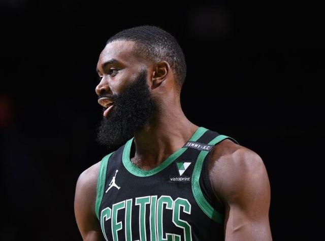 太疯了！费内巴切0-2落后3-2翻盘，瓦尔加斯MVP杀疯了（逆天一战！费内巴切0-2落后连扳三局3-2逆转，瓦尔加斯当选MVP火力全开）