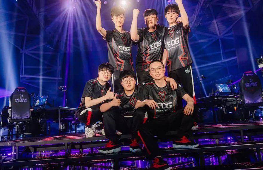 他会根据球 他会根据球